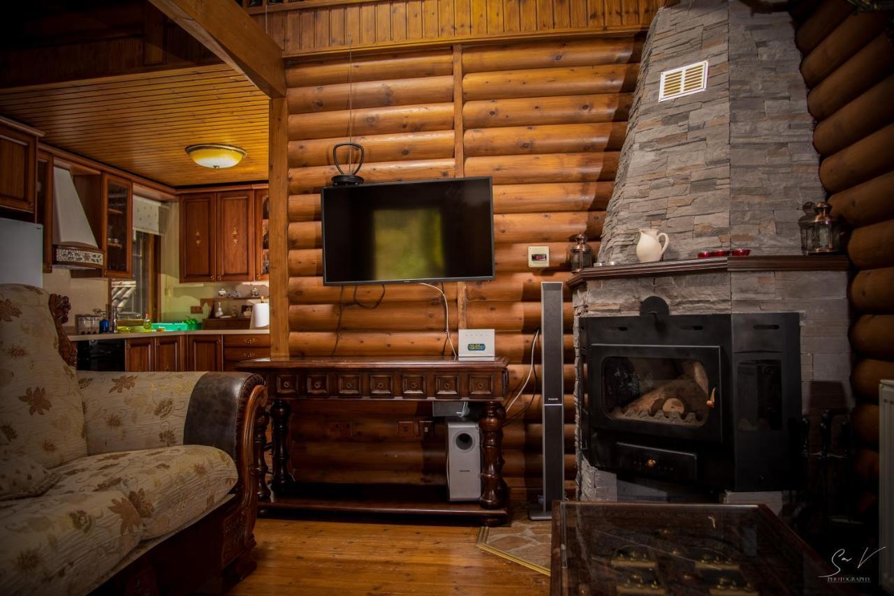 *2 Bdr Log House /Mountains/Queen Bed/Fireplace Gourri Exterior foto