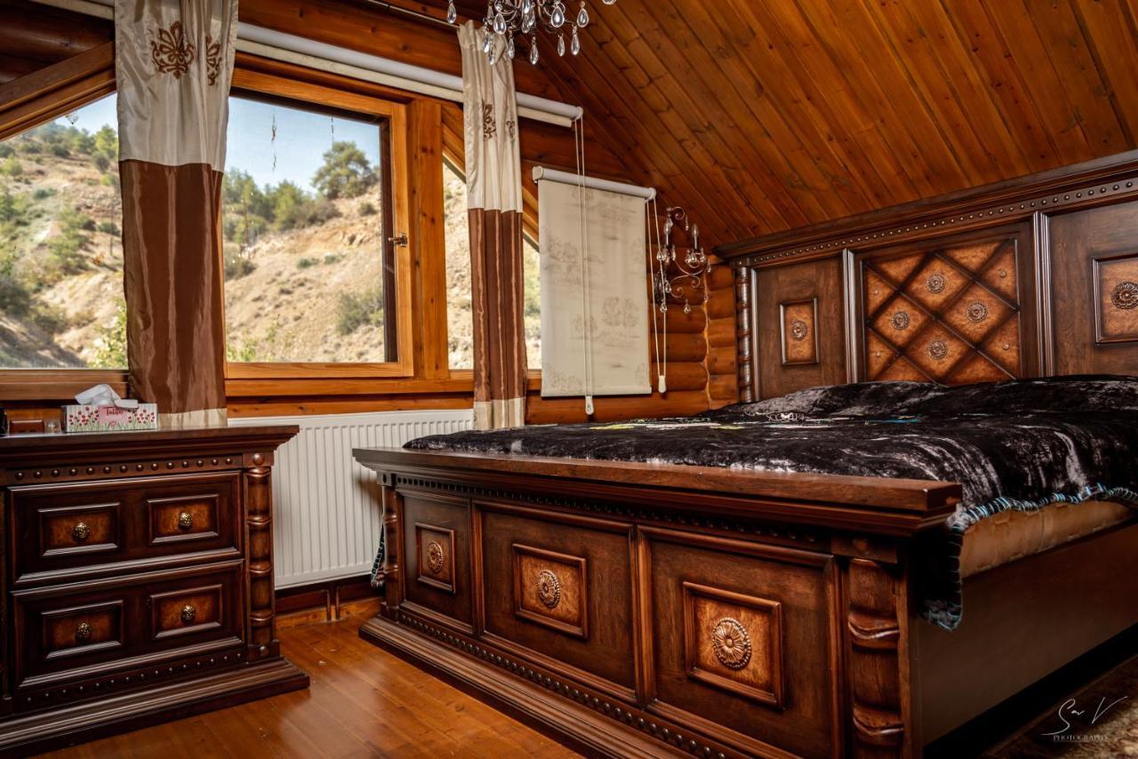 *2 Bdr Log House /Mountains/Queen Bed/Fireplace Gourri Exterior foto