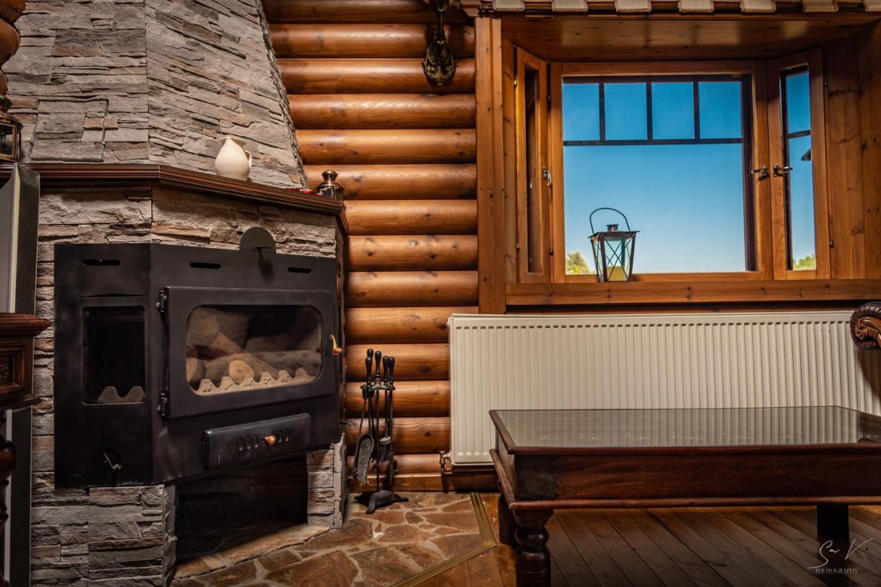 *2 Bdr Log House /Mountains/Queen Bed/Fireplace Gourri Exterior foto